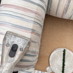 Burdick’s Cleaning - Upholsterycleaning during