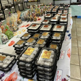 Maui Specialty Chocolates - Mochi! - Desserts Near Me - Kahului, Hawaii Maui Specialty Chocolates - Mochi! - Desserts Near Me - Kahului, Hawaii