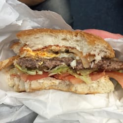 Hamburger with the lot. Dry meat, no bacon and quite really tasteless. Never again. That's three times!