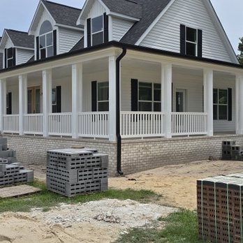 Batson's Gutter Systems - Black gutter and downspout accent - Gutter Services Near Me - Leland, North Carolina Batson's Gutter Systems - Black gutter and downspout accent - Gutter Services Near Me - Leland, North Carolina