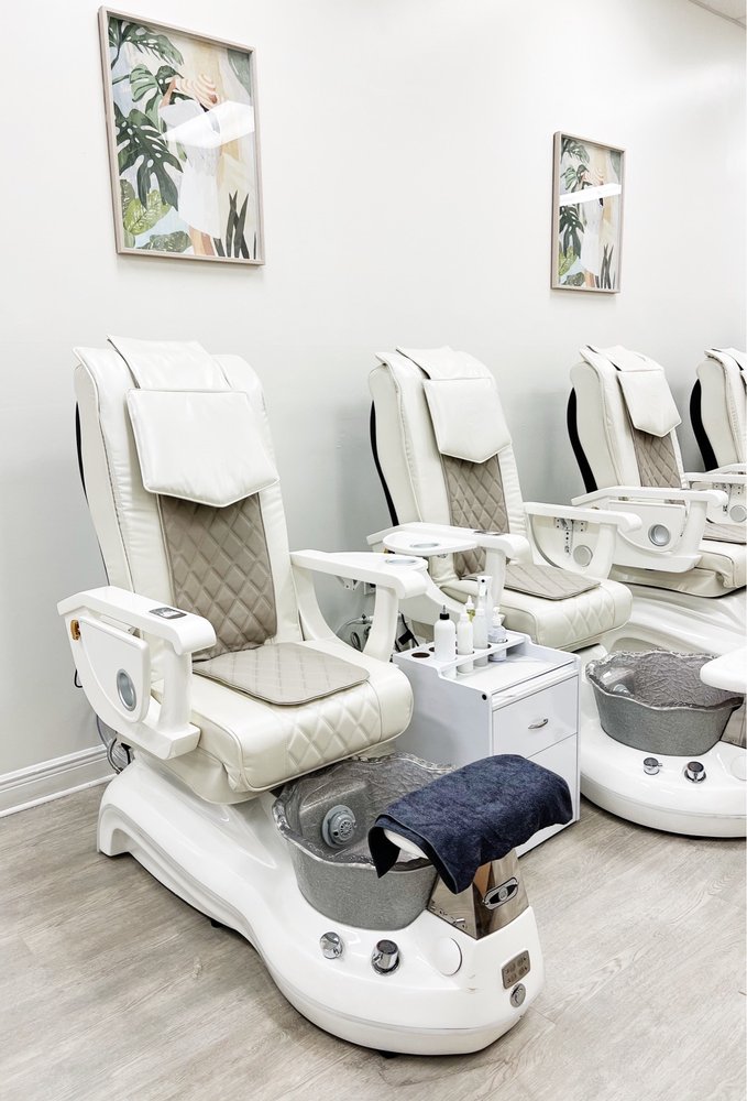 IQ NAILS & SPA Updated June 2024 11 Photos 3260 Highland Rd