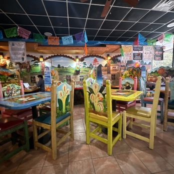 Los Tres Vaqueros - Dining room - Mexican Near Me - Raleigh, North Carolina