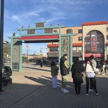Chinatown Square - Shopping Centers Near Me - Chicago, Illinois