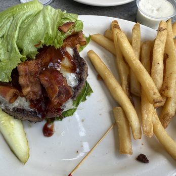 Metro Diner - Super juicy burger! - Breakfast & Brunch Near Me - Suffolk, Virginia