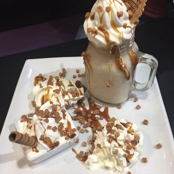 Creams - Desserts Near Me - London, XGL