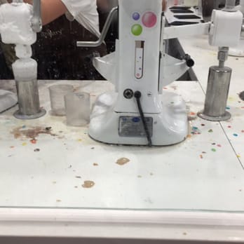 Creamistry - They need to have a clean up. It was a hot mess there and dirty - Desserts Near Me - Cerritos, California