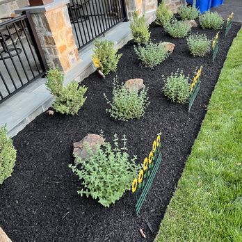 Richardson’s Landscaping & Property Management - Let us make your flower beds look beautiful with some fresh mulch. - Lawn Services Near Me Richardson’s Landscaping & Property Management - Let us make your flower beds look beautiful with some fresh mulch. - Lawn Services Near Me