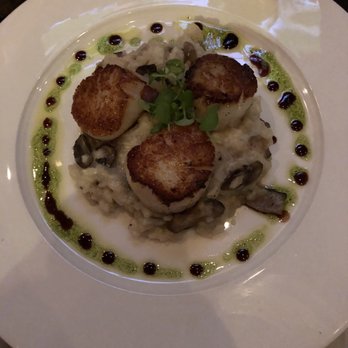 CIRCA at Clarendon - Seared Scallops - New American Near Me - Arlington, Virginia CIRCA at Clarendon - Seared Scallops - New American Near Me - Arlington, Virginia