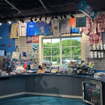 Reef Ocean Exploration Center - Ocean-inspired gifts and souvenirs! - Visitor Centers Near Me - Key Largo, Florida