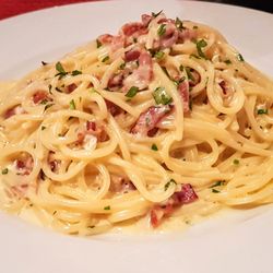La Luna - Carbonara £9.90
