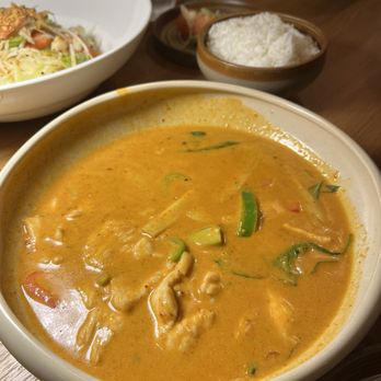 Thai's Thumbz - Red curry- so good! - Thai Near Me - Sugar Land, Texas
