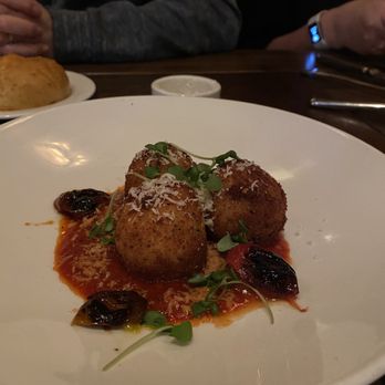 Bugatti's Steak & Pasta - Steakhouses Near Me - St. Charles, Missouri