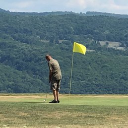 Putting for par at the Glen Putting for par at the Glen