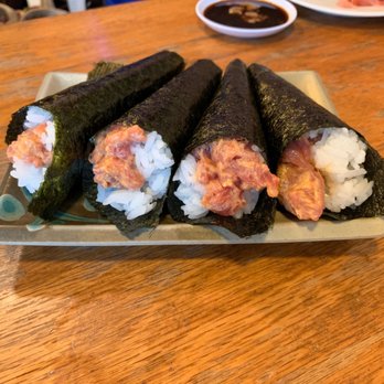 Kats Sushi - Spicy Tuna Rolls - Sushi Bars Near Me - Honolulu, Hawaii