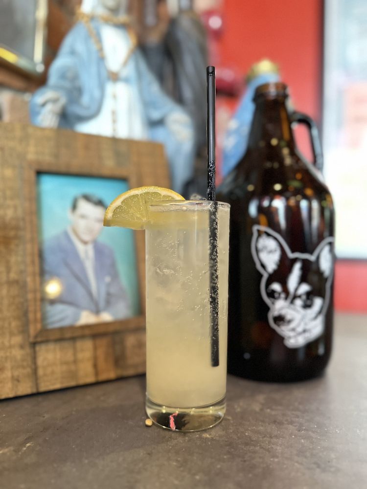 Lost Dog Cafe & Lounge