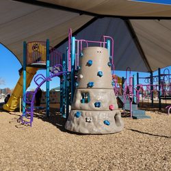 Sunset Ridge Park - Lots of rock climbing areas