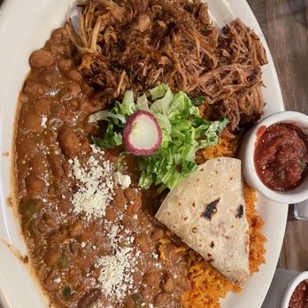 Isabel's Amor - Carnitas plate with beans and rice - Mexican Near Me - Gilbert, Arizona
