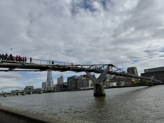 Millennium Bridge by null