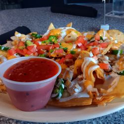 Lumpy's Sports Grill - Chicken Beer Cheese Nachos