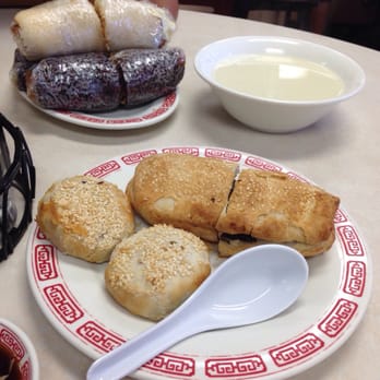 Huge Tree Pastry - 飯團, soy milk, 蘿蔔絲餅 - Taiwanese Near Me - Monterey Park, California