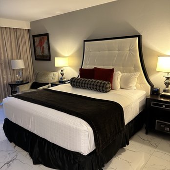Inn on Fifth - Hotels Near Me - Naples, Florida