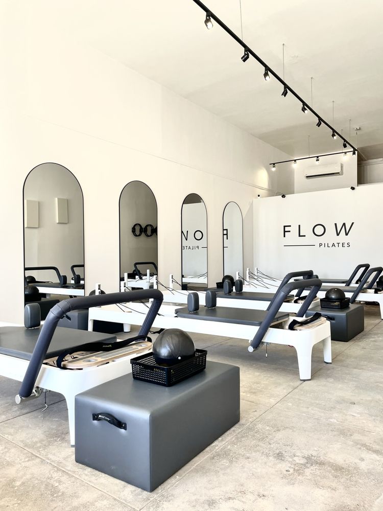 Flow Pilates Logo