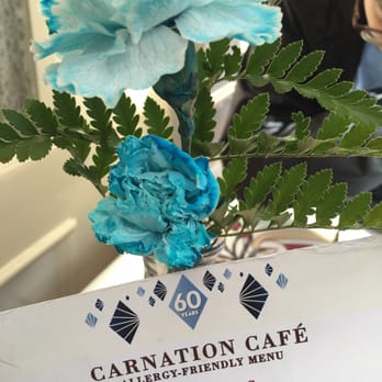 Carnation Cafe - Pretty table decor for the 60th anniversary - American Near Me - Anaheim, California