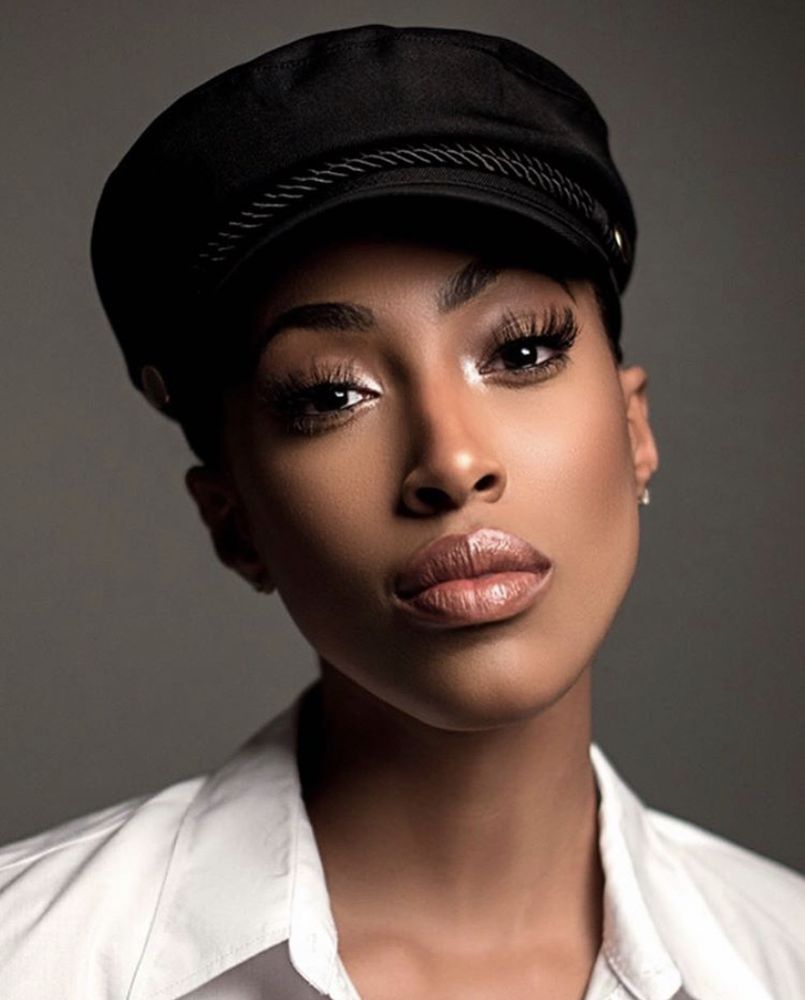 Eboni Reneé Artistry Logo