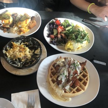 Mom's Kitchen & Bar - Bars Near Me - Astoria, New York Mom's Kitchen & Bar - Bars Near Me - Astoria, New York