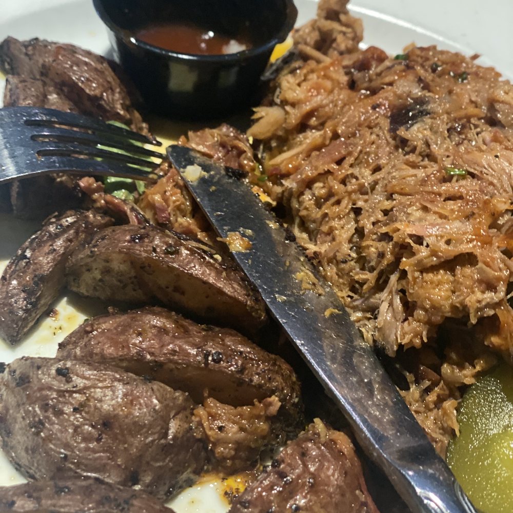 Breakwall BBQ - Pulled Porn with baked potatoes on the side - Barbeque Near Me - Toronto, Ontario