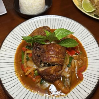 Beds Thai - Basil Sauce Duck - Thai Near Me - Brooklyn, New York