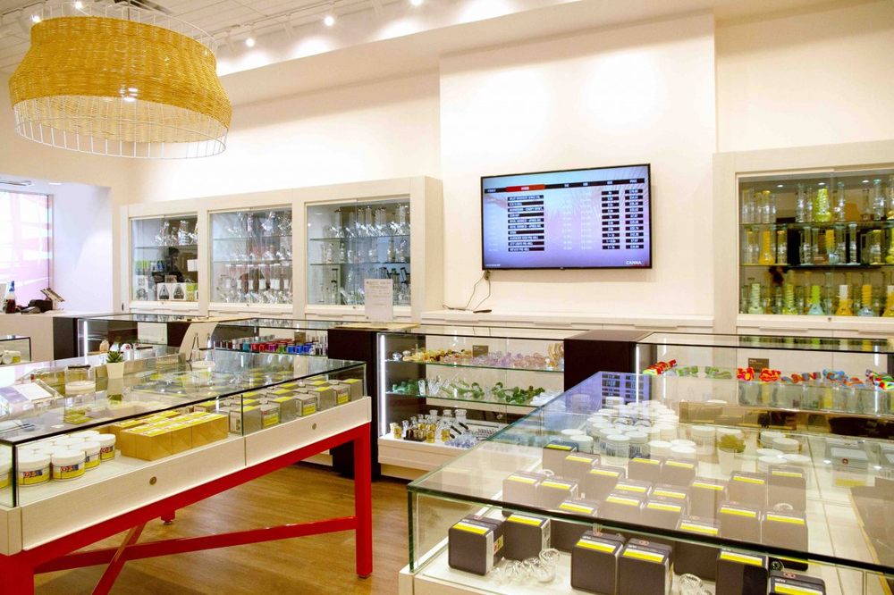 URBANA CANNABIS DISPENSARY 3181 16th St, San Francisco, California