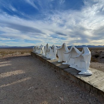 The Goldwell Open Air Museum - The Last Supper (1984) by Charles Albert Szukalski - Walking Tours Near Me - Beatty, Nevada