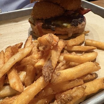 BJ's Restaurant & Brewhouse - BJ's Smokehouse Burger* - New American Near Me - Queen Creek, Arizona