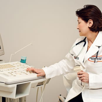 MetroMed Urgent Care - Dr. Beckwith with the ultrasound machine. - Urgent Care Near Me - Leesburg, Virginia MetroMed Urgent Care - Dr. Beckwith with the ultrasound machine. - Urgent Care Near Me - Leesburg, Virginia