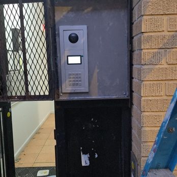 CCTV Solomon's Security Solutions - New intercom with camera night vision - Security Systems Near Me CCTV Solomon's Security Solutions - New intercom with camera night vision - Security Systems Near Me
