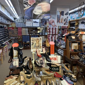 Valentino's Comfort Shoes - Valentino's inside store - Shoe Stores Near Me - Plainview, New York Valentino's Comfort Shoes - Valentino's inside store - Shoe Stores Near Me - Plainview, New York