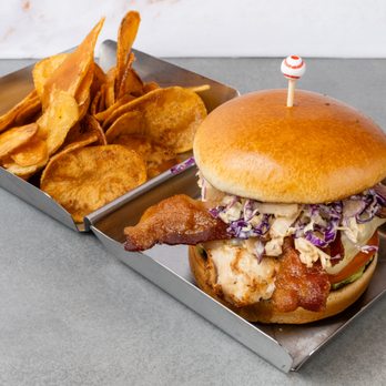 Home Run Dugout - Santa Fe Grilled Chicken Sandwich - American Near Me - Katy, Texas