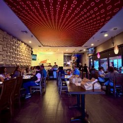 Fontana Sushi - Overview of the dining area