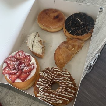 Destination Doughnuts - Donuts Near Me - Edmonton, Alberta