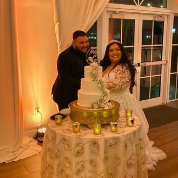Vista Lago Ballroom - Cake Table - Party & Event Planning Near Me - Miami, Florida