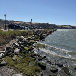 Benicia Public Pier & Beach