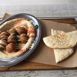FLFL Levantive Kitchen - Falafel och Hummustallrik