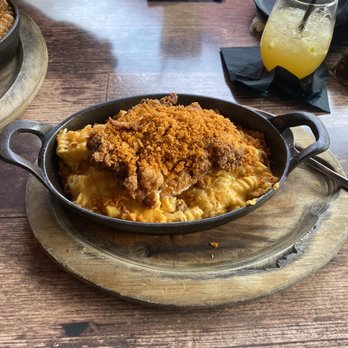 Batch Local Kitchen - Mac and cheese with fried chicken - Cocktail Bars Near Me - West Palm Beach, Florida Batch Local Kitchen - Mac and cheese with fried chicken - Cocktail Bars Near Me - West Palm Beach, Florida