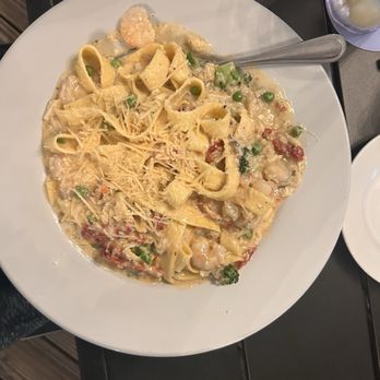 Cosmo's Restaurant & Bar - Seafood Pasta - New American Near Me - Orange Beach, Alabama Cosmo's Restaurant & Bar - Seafood Pasta - New American Near Me - Orange Beach, Alabama