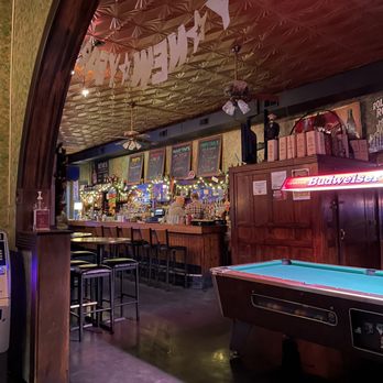 THE FAMOUS BAR - Updated March 2026 - 99 Photos & 81 Reviews - 5213 ...