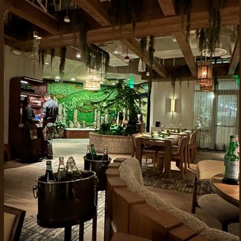 La Loba - Interior - Spanish Near Me - Seattle, Washington