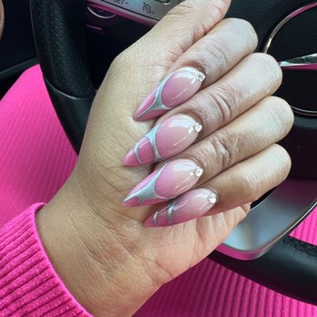Topline Nails and Lashes - Nail Salons Near Me - Pico Rivera, California