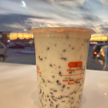 Yomu Yogurt - a cup of yogurt on a table - Bubble Tea Near Me - Toronto, Ontario Yomu Yogurt - a cup of yogurt on a table - Bubble Tea Near Me - Toronto, Ontario