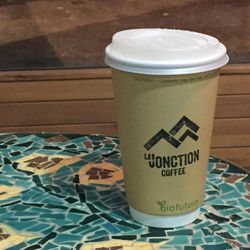 La Jonction Coffee - Cups and lids are all compostable and bio renewable.